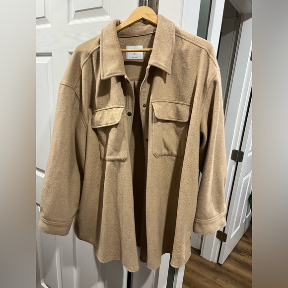 Old navy shacket - Picture 1 of 2